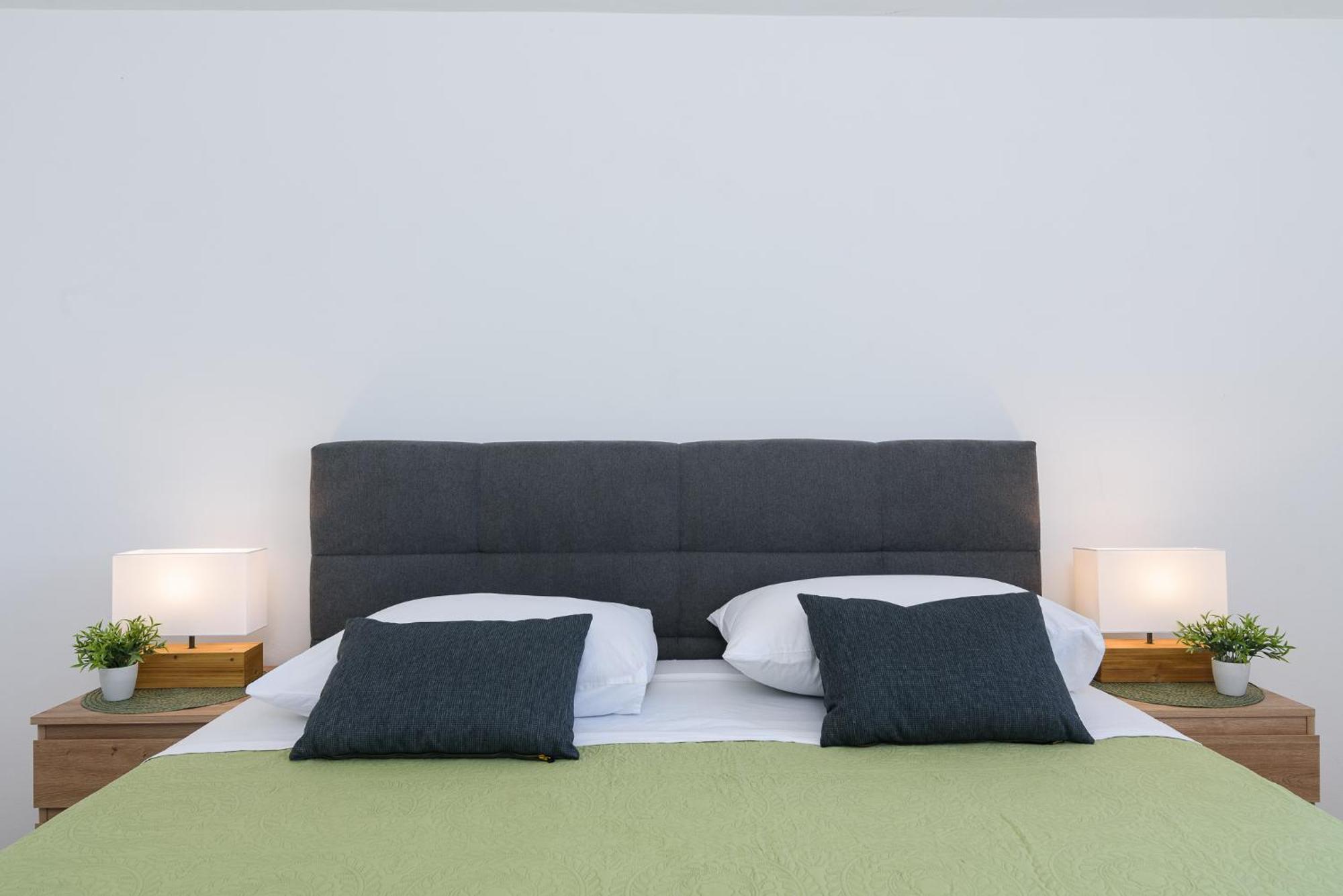Apartments Eva Τρογκίρ Εξωτερικό φωτογραφία