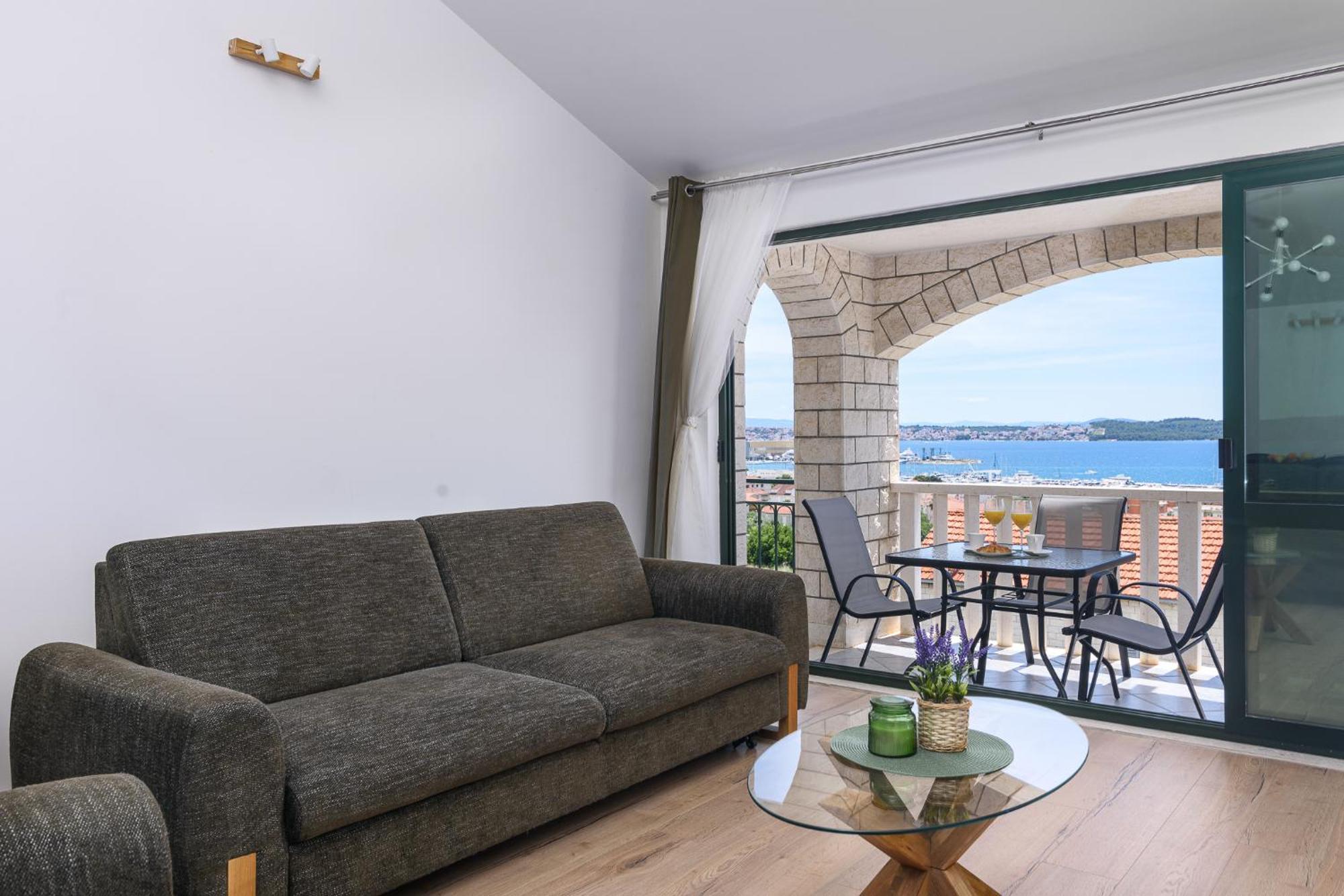 Apartments Eva Τρογκίρ Εξωτερικό φωτογραφία