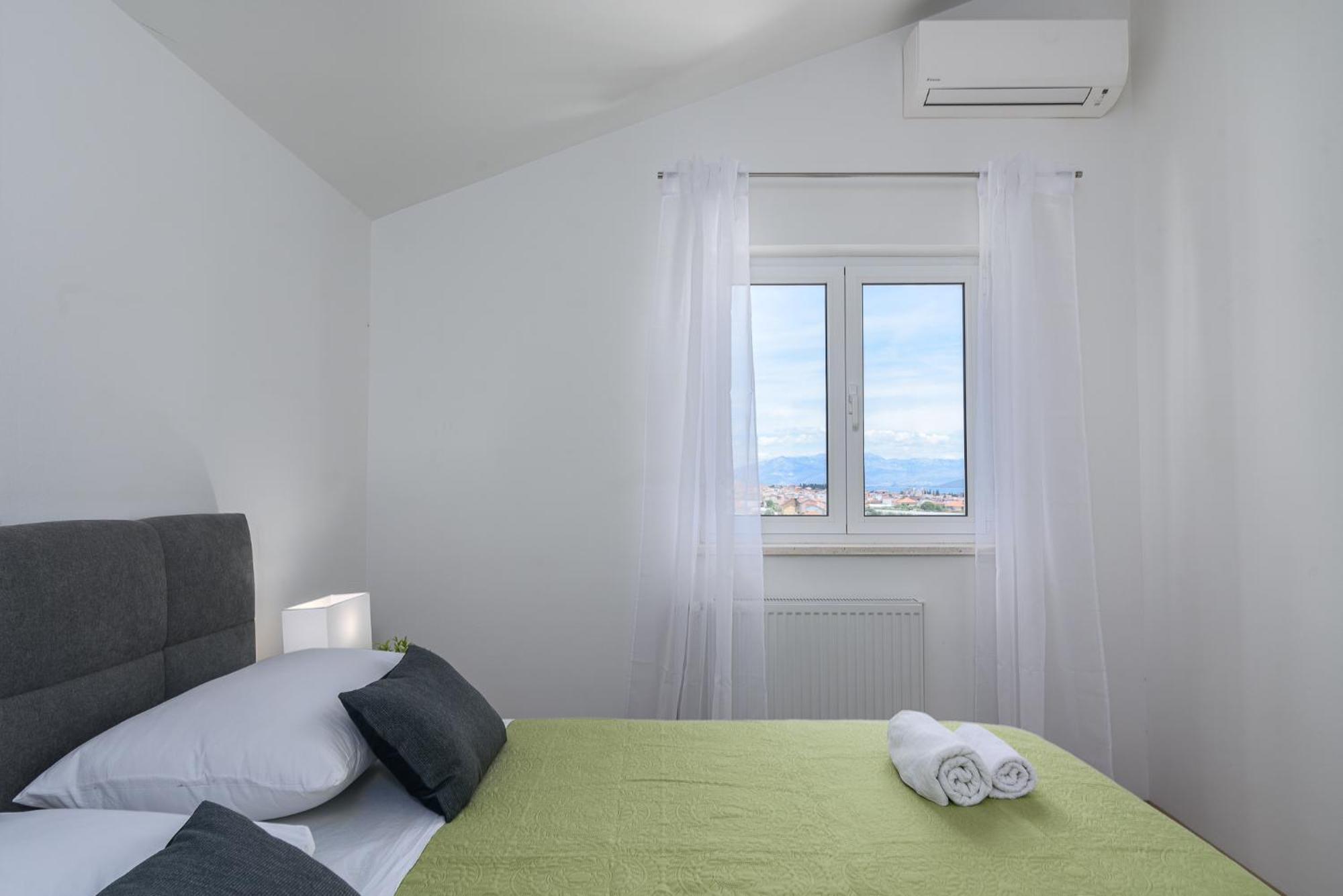 Apartments Eva Τρογκίρ Εξωτερικό φωτογραφία