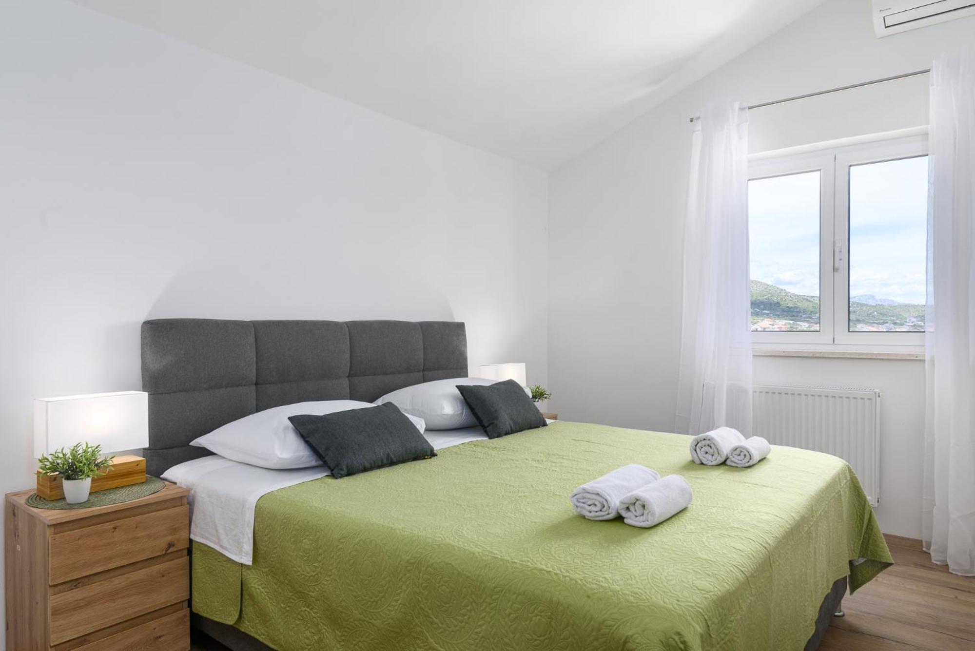 Apartments Eva Τρογκίρ Εξωτερικό φωτογραφία