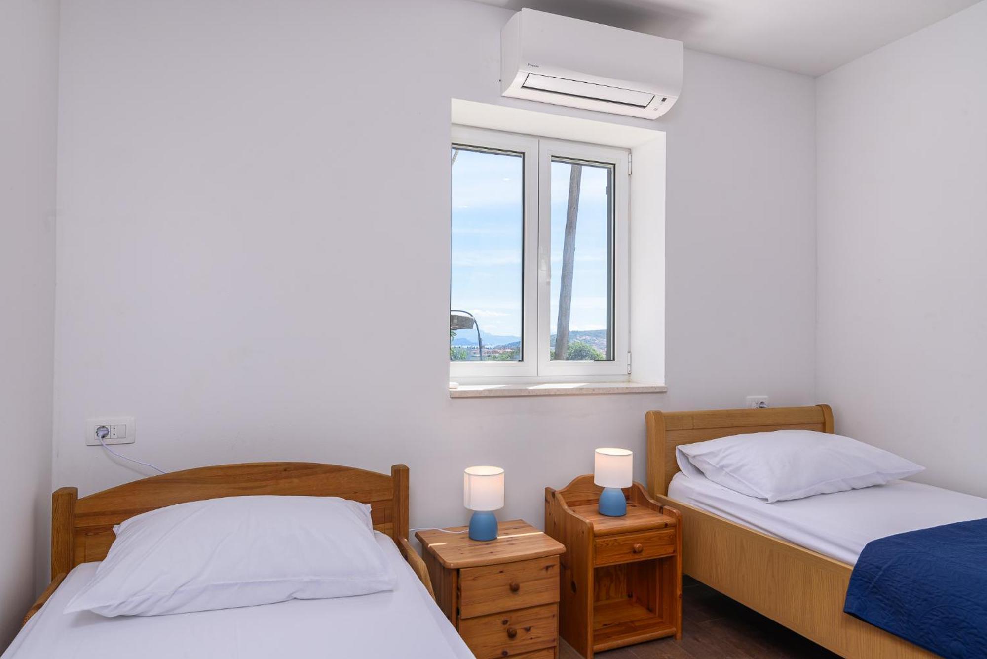 Apartments Eva Τρογκίρ Εξωτερικό φωτογραφία