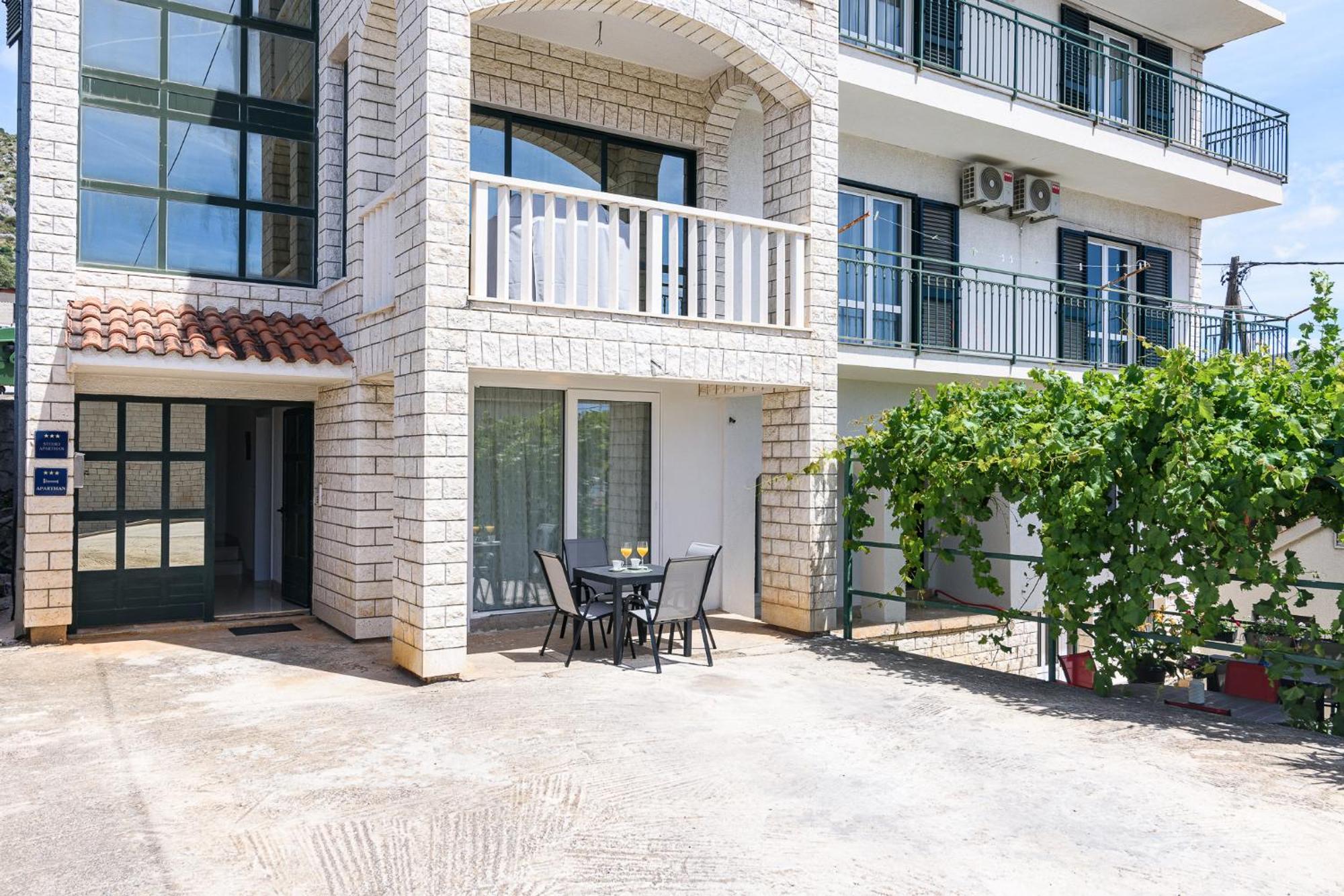 Apartments Eva Τρογκίρ Εξωτερικό φωτογραφία