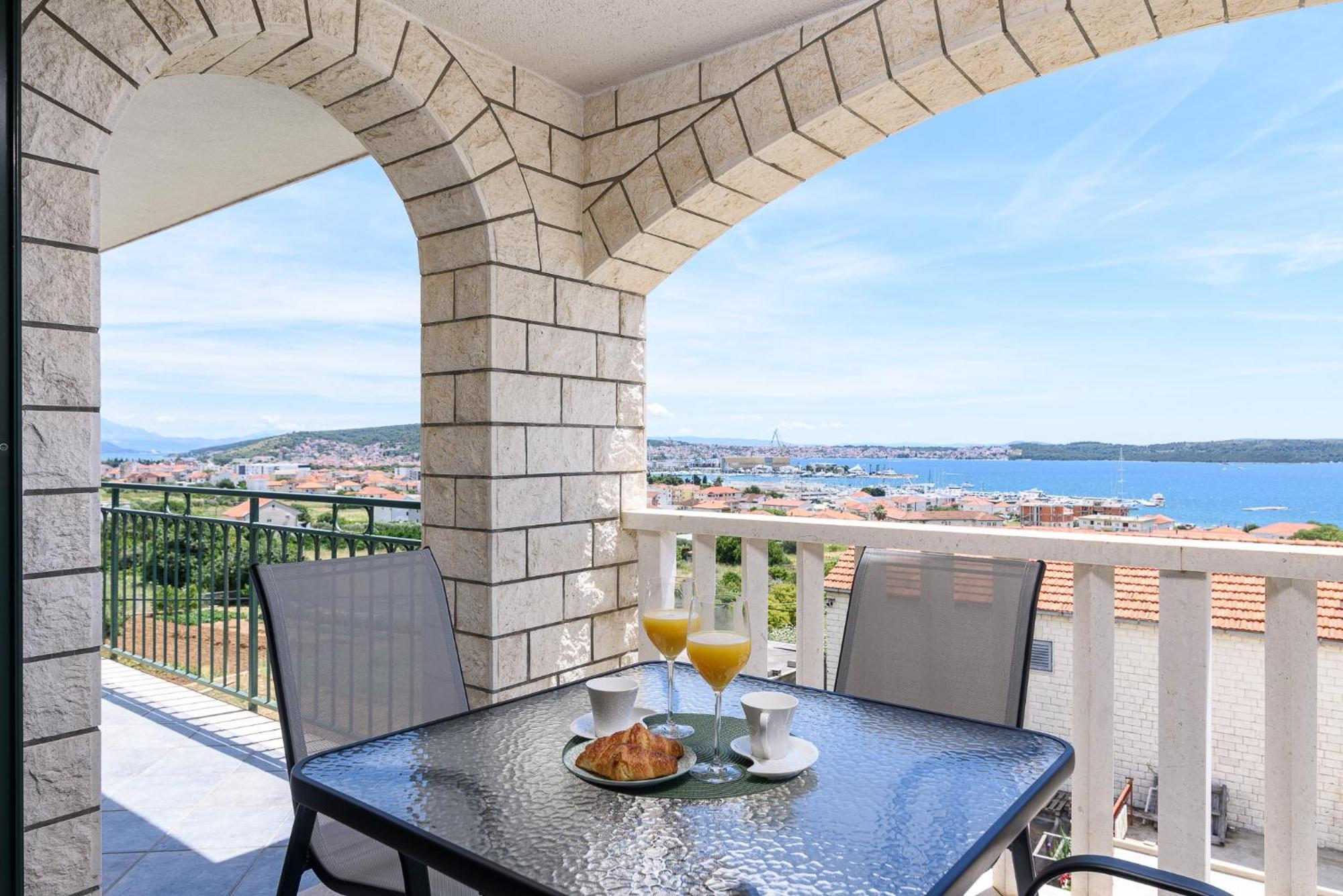 Apartments Eva Τρογκίρ Εξωτερικό φωτογραφία